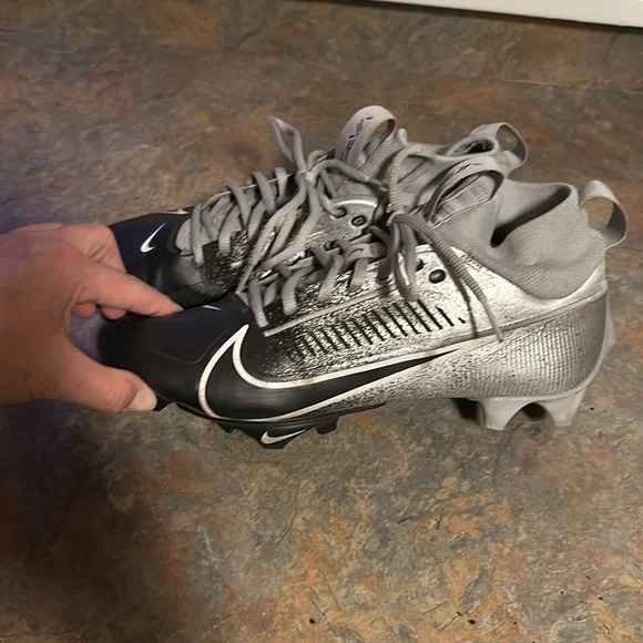 Nike Vapor Black and Silver Football Cleats - Picture 2 of 4